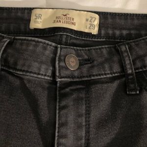Hollister low rise jean leggings size 5 black